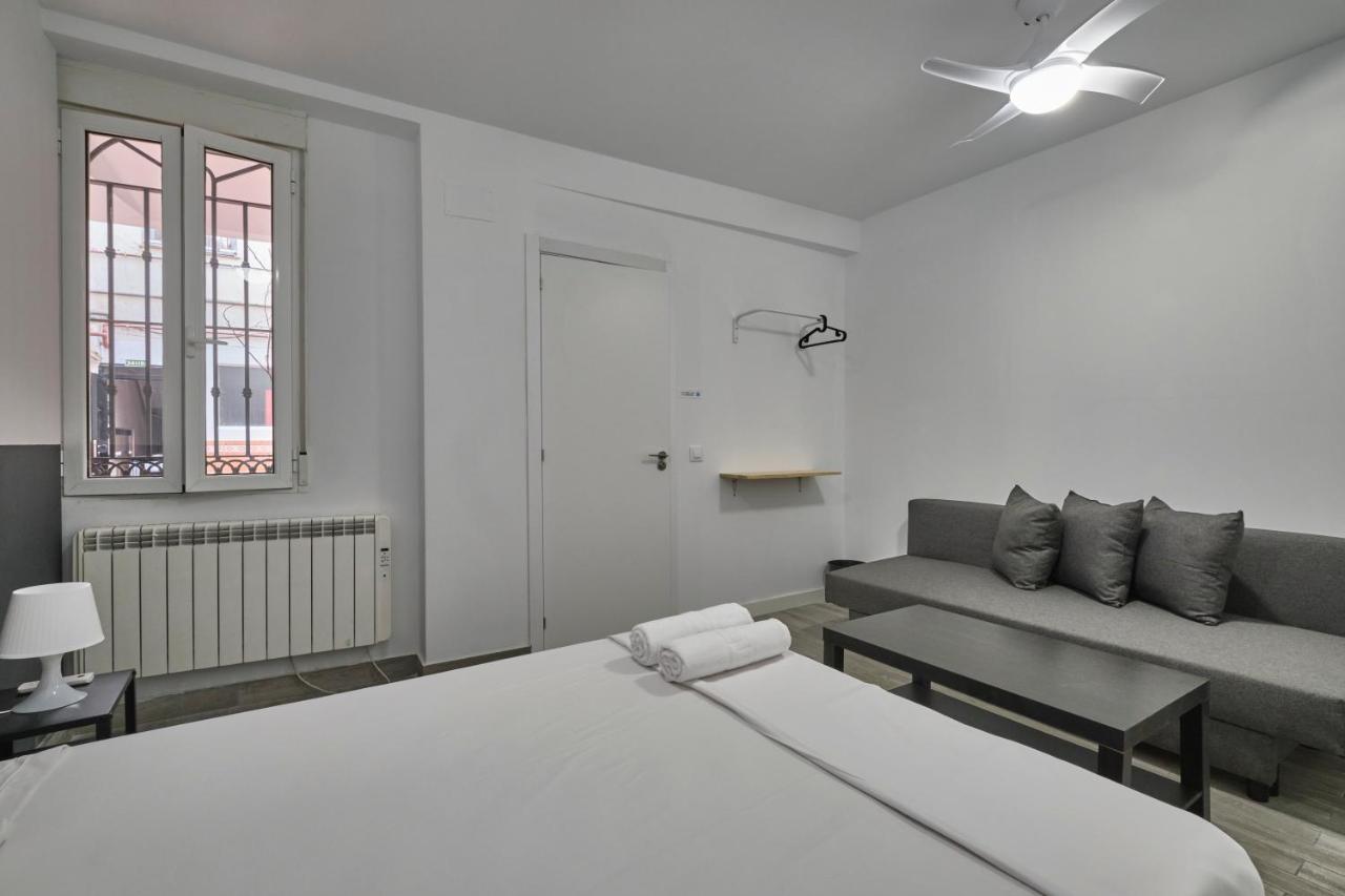 Nunez De Arce Habitaciones Мадрид Екстериор снимка